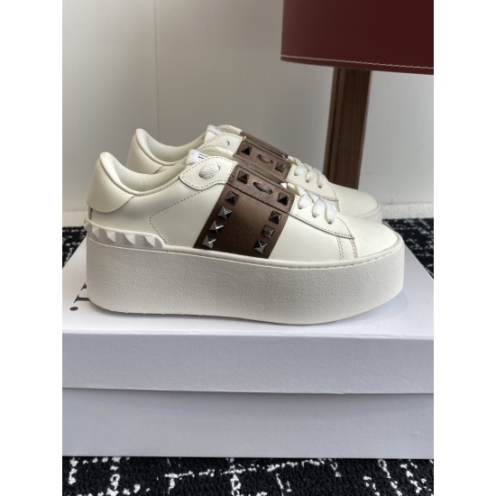 Valentino Shoes Top Quality
Women size 35-41
Men size 39-45