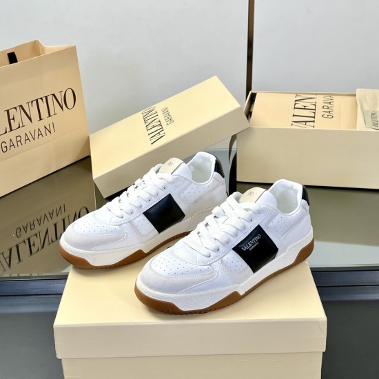 Valentino Shoes Top Quality
Women size 35-41
Men size 39-45