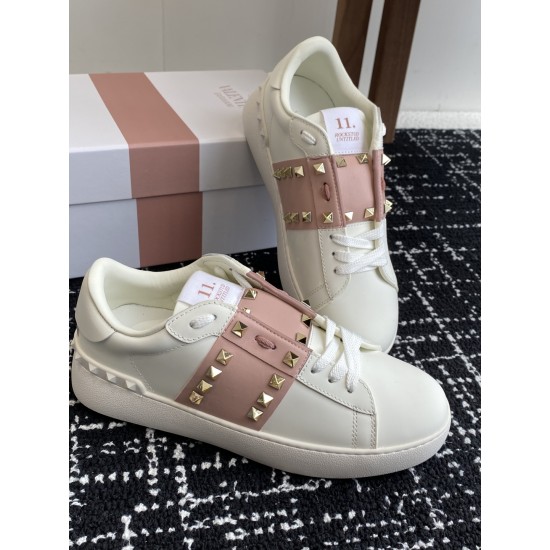 Valentino Shoes Top Quality
Women size 35-41
Men size 39-45