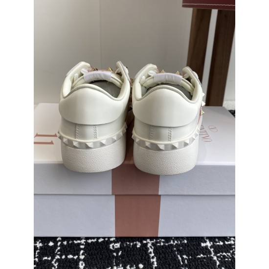 Valentino Shoes Top Quality
Women size 35-41
Men size 39-45