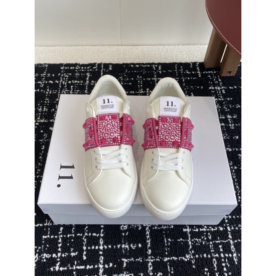 Valentino Shoes Top Quality
Women size 35-41
Men size 39-45