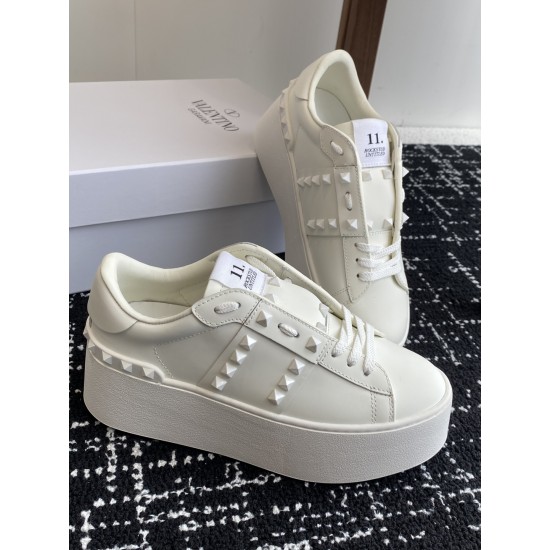 Valentino Shoes Top Quality
Women size 35-41
Men size 39-45