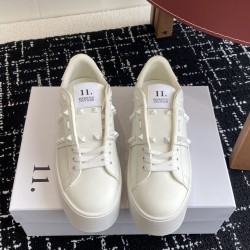 Valentino Shoes Top Quality
Women size 35-41
Men size 39-45