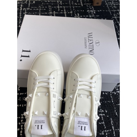 Valentino Shoes Top Quality
Women size 35-41
Men size 39-45