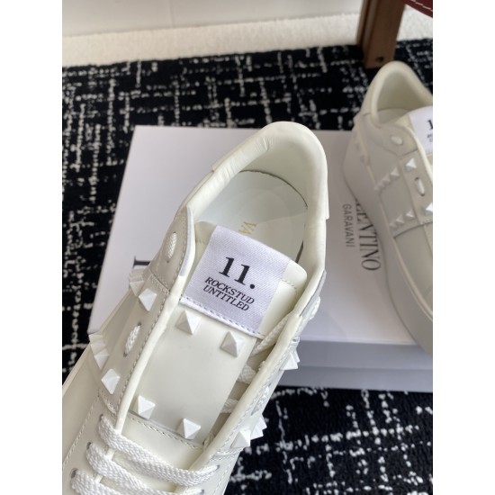 Valentino Shoes Top Quality
Women size 35-41
Men size 39-45