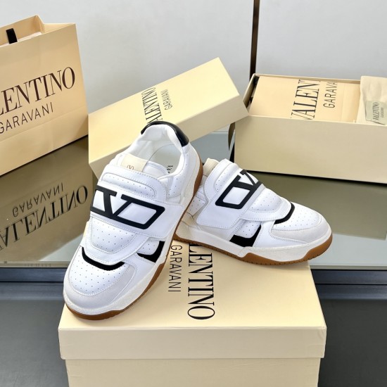 Valentino Shoes Top Quality
Women size 35-41
Men size 39-45
