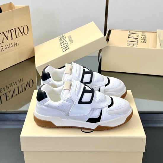 Valentino Shoes Top Quality
Women size 35-41
Men size 39-45