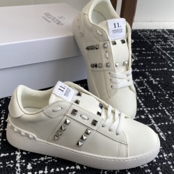 Valentino Shoes Top Quality
Women size 35-41
Men size 39-45