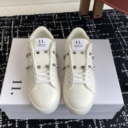 Valentino Shoes Top Quality
Women size 35-41
Men size 39-45