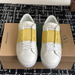 Valentino Shoes Top Quality
Women size 35-41
Men size 39-45