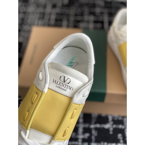 Valentino Shoes Top Quality
Women size 35-41
Men size 39-45