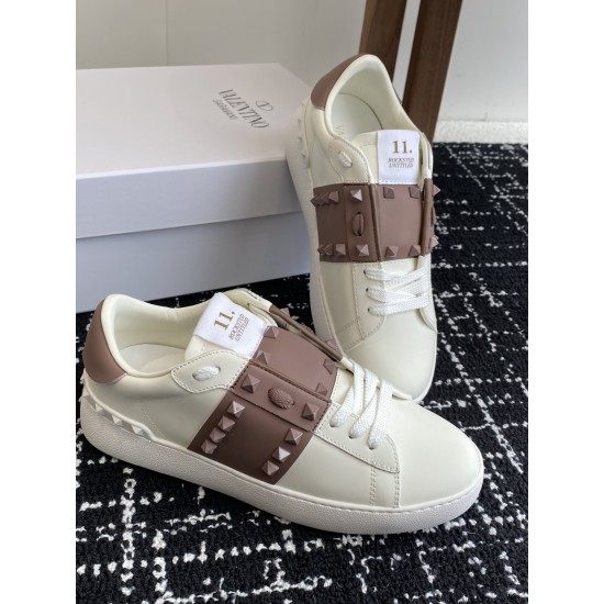Valentino Shoes Top Quality
Women size 35-41
Men size 39-45