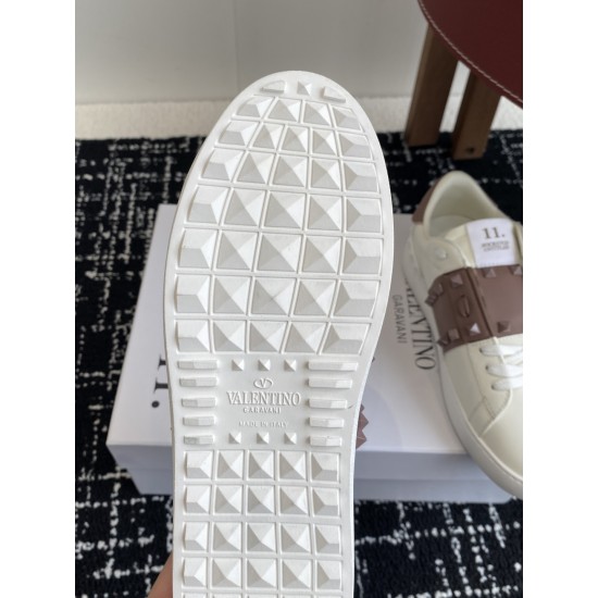 Valentino Shoes Top Quality
Women size 35-41
Men size 39-45