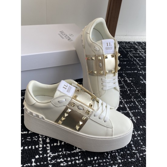 Valentino Shoes Top Quality
Women size 35-41
Men size 39-45