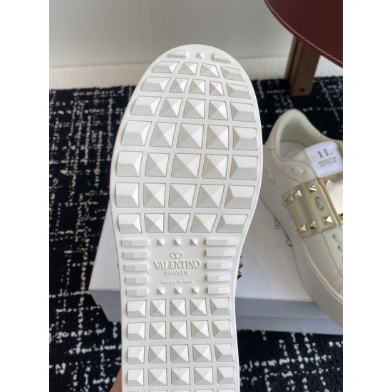 Valentino Shoes Top Quality
Women size 35-41
Men size 39-45