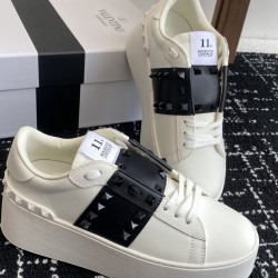 Valentino Shoes Top Quality
Women size 35-41
Men size 39-45