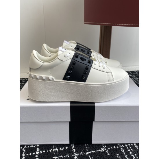 Valentino Shoes Top Quality
Women size 35-41
Men size 39-45