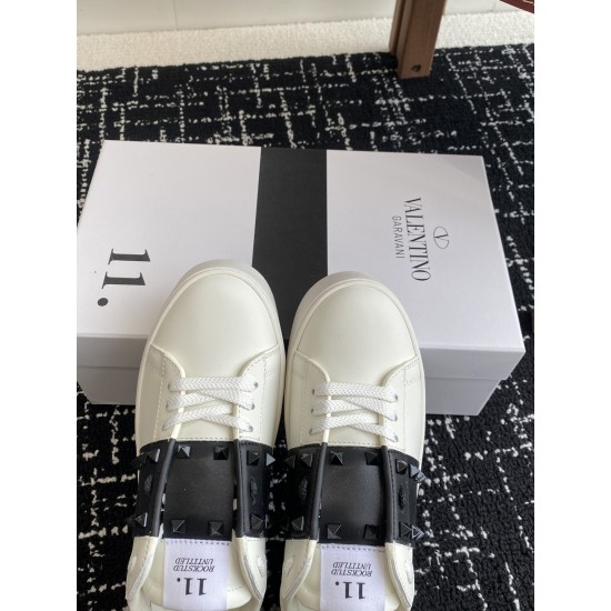 Valentino Shoes Top Quality
Women size 35-41
Men size 39-45