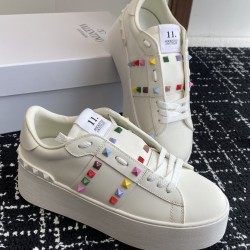 Valentino Shoes Top Quality
Women size 35-41
Men size 39-45