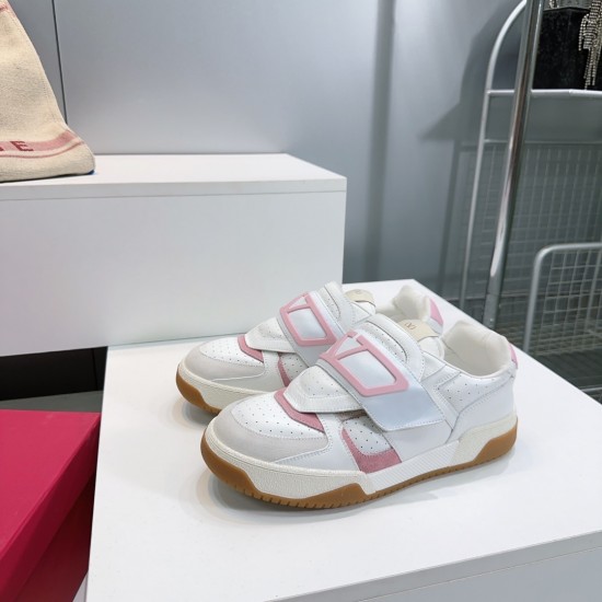 Valentino Shoes Top Quality
Women size 35-41
Men size 39-45