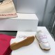 Valentino Shoes Top Quality
Women size 35-41
Men size 39-45