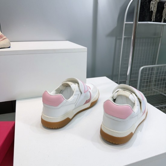 Valentino Shoes Top Quality
Women size 35-41
Men size 39-45