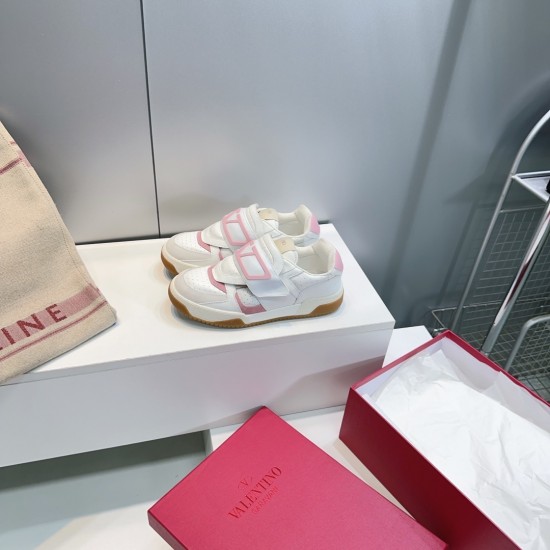 Valentino Shoes Top Quality
Women size 35-41
Men size 39-45