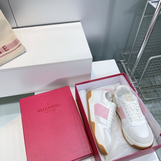 Valentino Shoes Top Quality
Women size 35-41
Men size 39-45