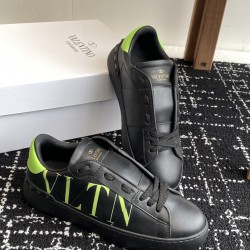 Valentino Shoes Top Quality
Women size 35-41
Men size 39-45