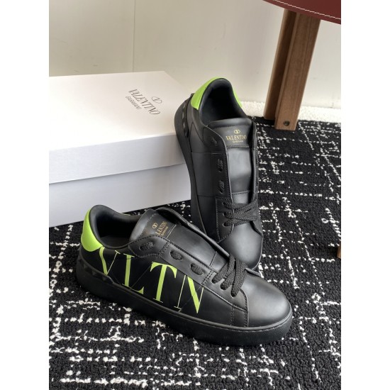 Valentino Shoes Top Quality
Women size 35-41
Men size 39-45