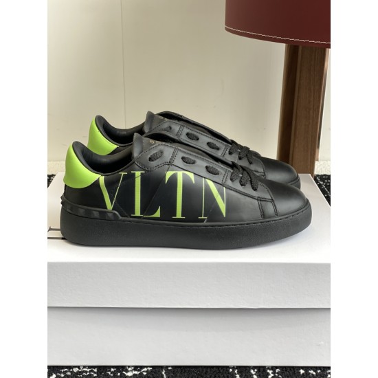 Valentino Shoes Top Quality
Women size 35-41
Men size 39-45