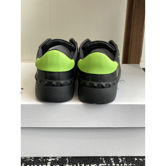 Valentino Shoes Top Quality
Women size 35-41
Men size 39-45