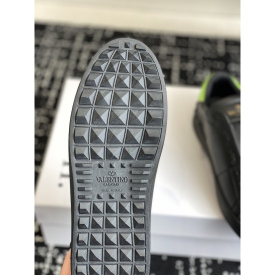 Valentino Shoes Top Quality
Women size 35-41
Men size 39-45