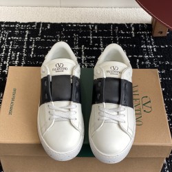 Valentino Shoes Top Quality
Women size 35-41
Men size 39-45
