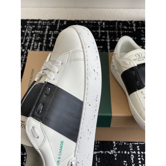 Valentino Shoes Top Quality
Women size 35-41
Men size 39-45
