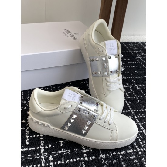 Valentino Shoes Top Quality
Women size 35-41
Men size 39-45