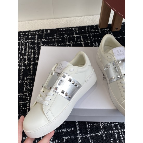 Valentino Shoes Top Quality
Women size 35-41
Men size 39-45