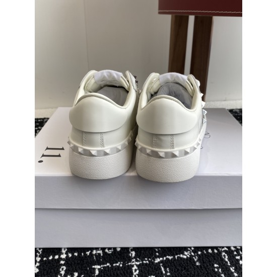 Valentino Shoes Top Quality
Women size 35-41
Men size 39-45
