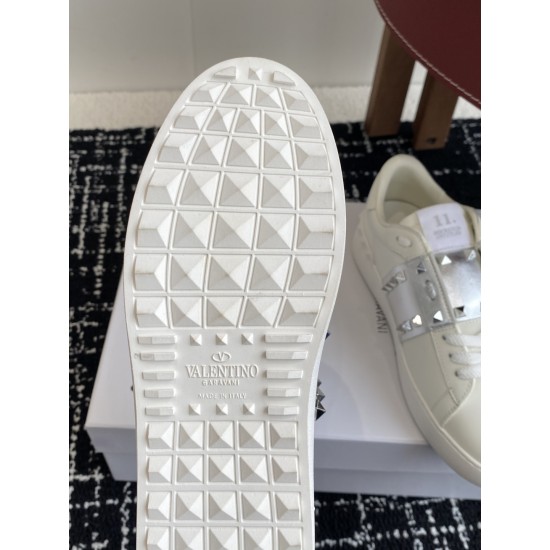 Valentino Shoes Top Quality
Women size 35-41
Men size 39-45