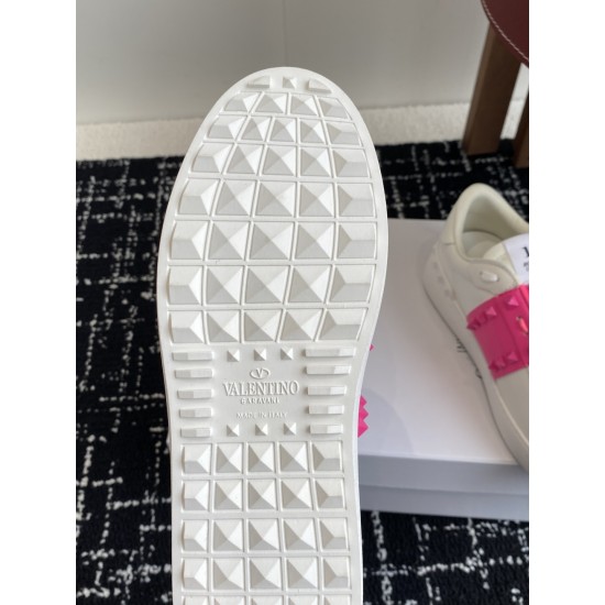 Valentino Shoes Top Quality
Women size 35-41
Men size 39-45