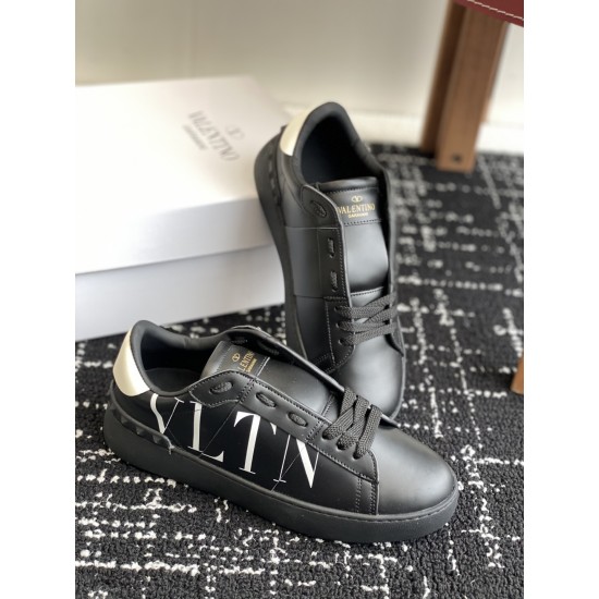 Valentino Shoes Top Quality
Women size 35-41
Men size 39-45