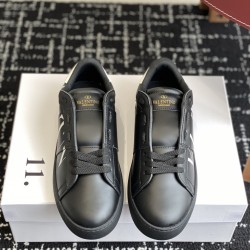 Valentino Shoes Top Quality
Women size 35-41
Men size 39-45