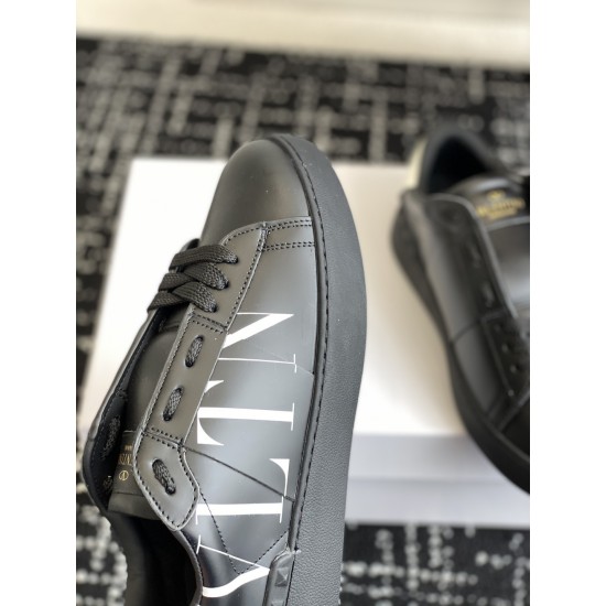 Valentino Shoes Top Quality
Women size 35-41
Men size 39-45