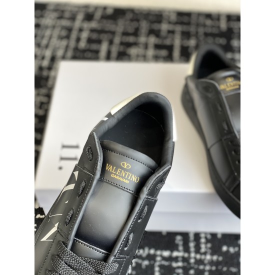 Valentino Shoes Top Quality
Women size 35-41
Men size 39-45