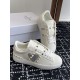 Valentino Shoes Top Quality
Women size 35-41
Men size 39-45