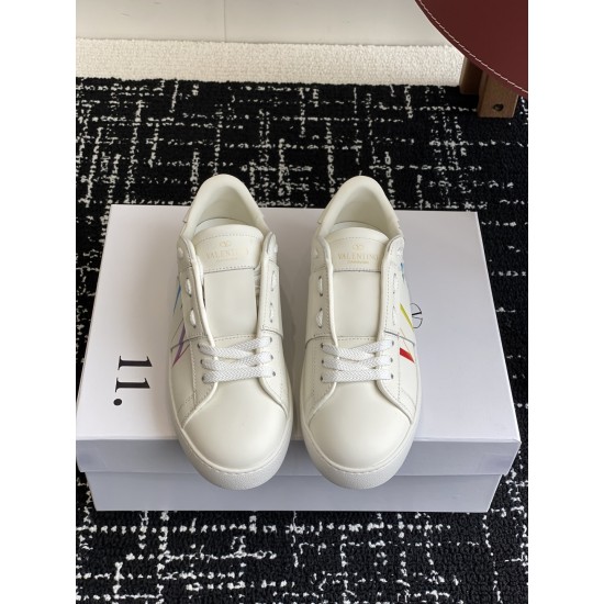 Valentino Shoes Top Quality
Women size 35-41
Men size 39-45