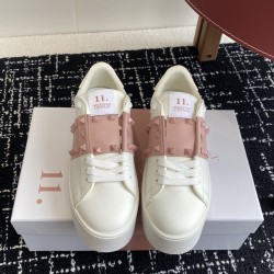 Valentino Shoes Top Quality
Women size 35-41
Men size 39-45