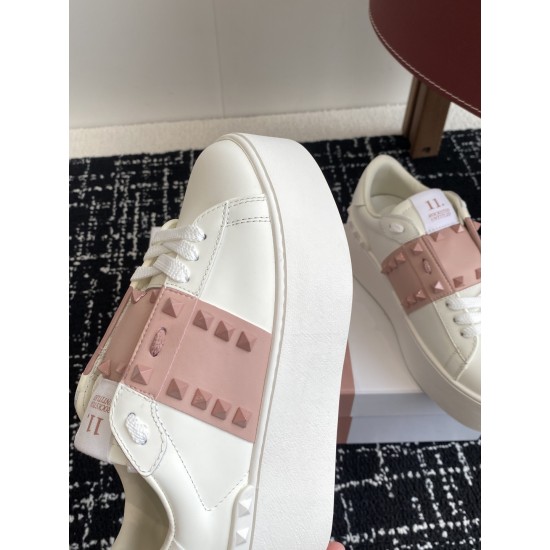 Valentino Shoes Top Quality
Women size 35-41
Men size 39-45