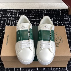 Valentino Shoes Top Quality
Women size 35-41
Men size 39-45