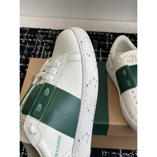 Valentino Shoes Top Quality
Women size 35-41
Men size 39-45